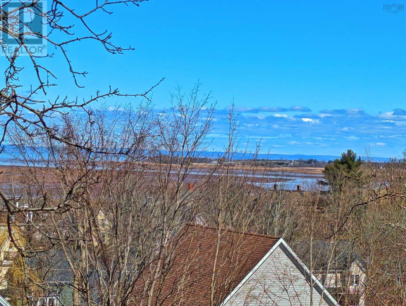7 Hillside Avenue, Wolfville, Nova Scotia  B4P 2A9 - Photo 2 - 202405635