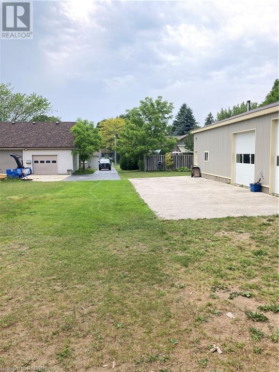 247 Penetangore Row, Kincardine, Ontario  N2Z 2P5 - Photo 4 - 40562843