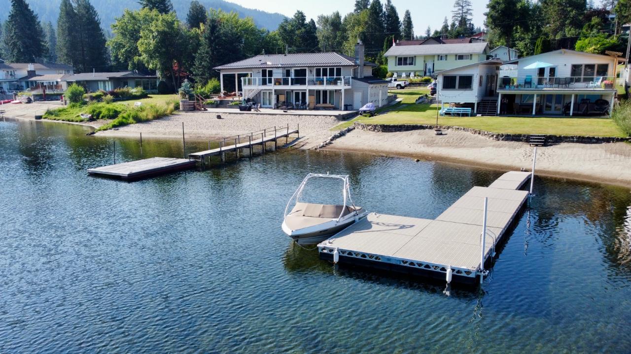 52 Sandner Rd, Christina Lake, British Columbia  V0H 1E0 - Photo 1 - 2475725