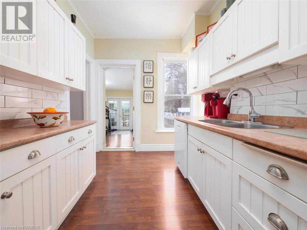 945 4th Avenue W, Owen Sound, Ontario  N4K 4V7 - Photo 10 - 40562854