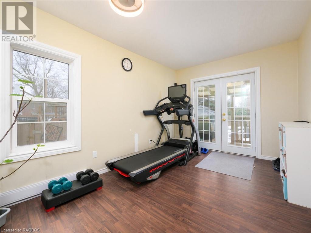 945 4th Avenue W, Owen Sound, Ontario  N4K 4V7 - Photo 11 - 40562854