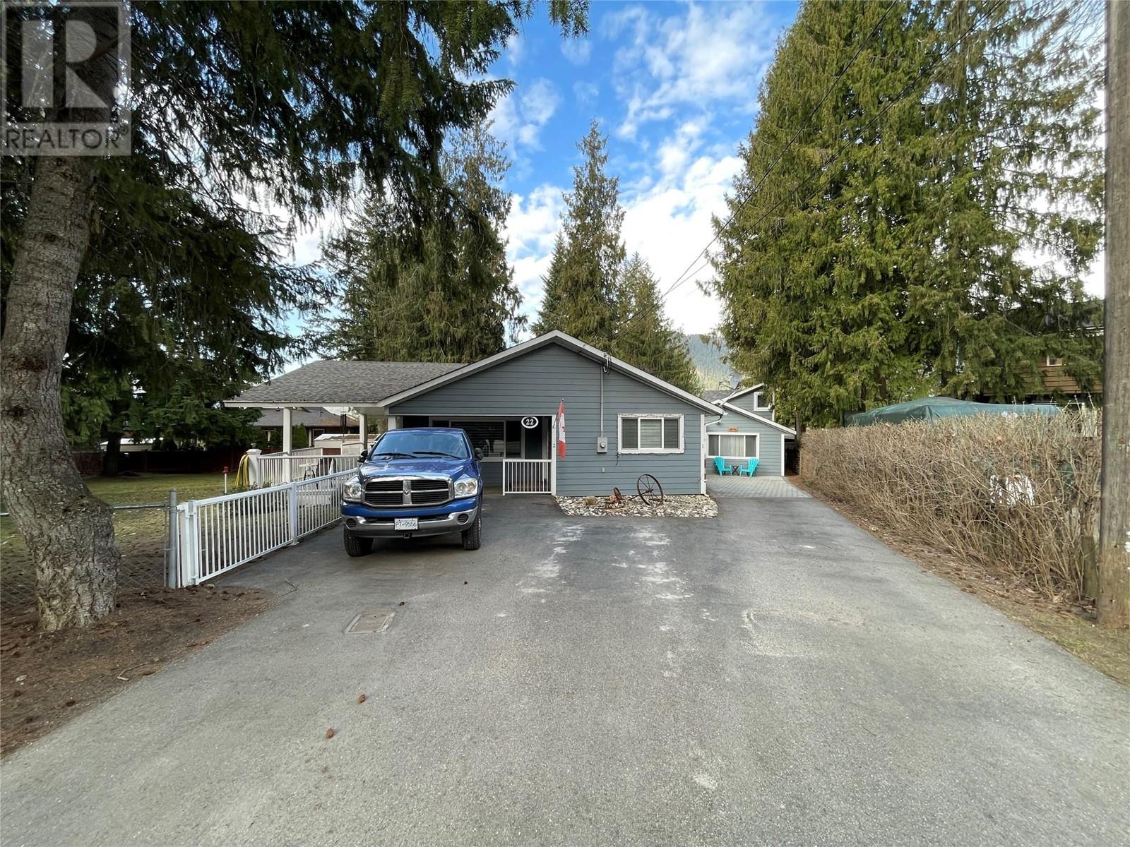 22 Wolfe Street Sicamous