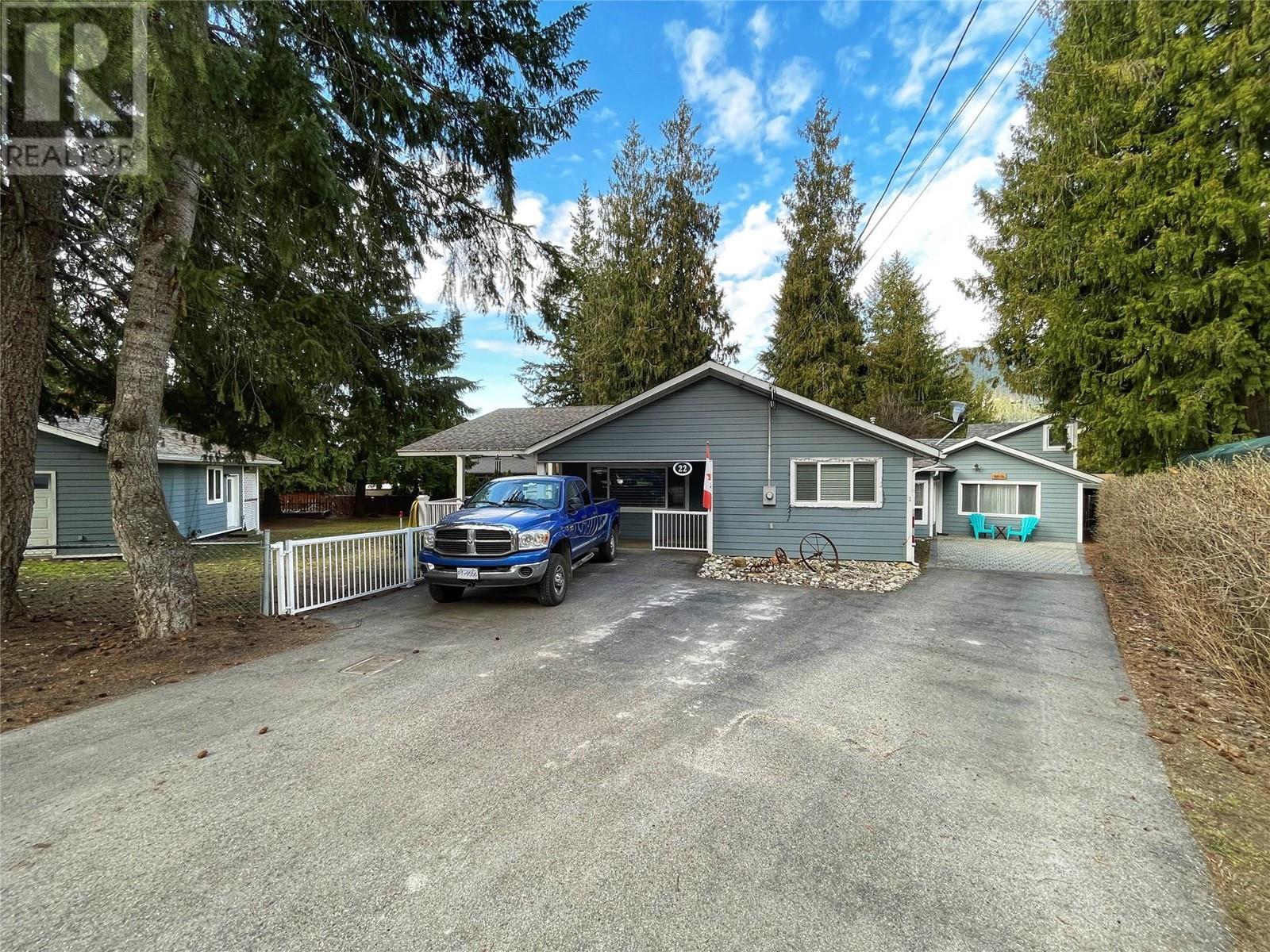22 Wolfe Street Sicamous