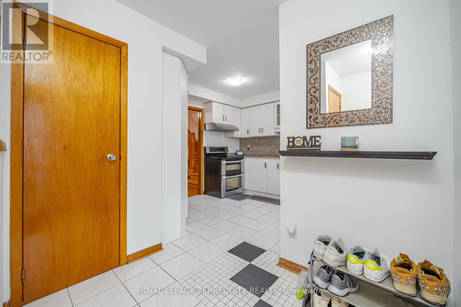 3a Humber Hill Ave, Toronto, Ontario  M6S 4R9 - Photo 3 - W8177608