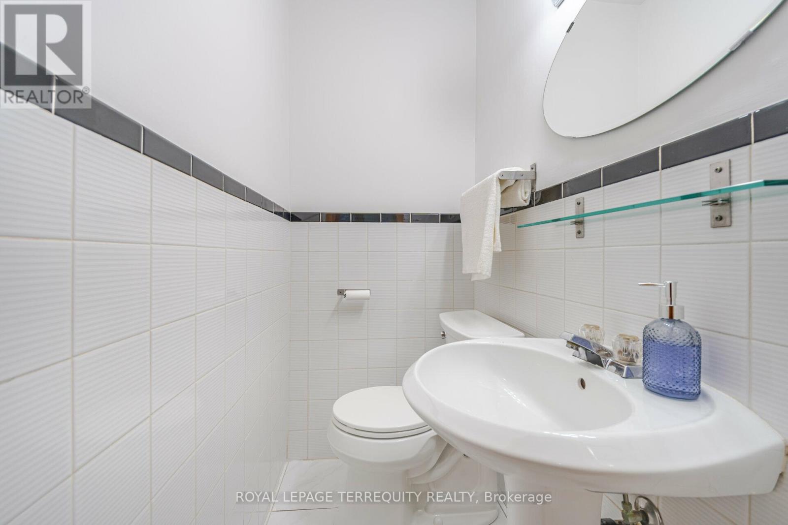 3a Humber Hill Ave, Toronto, Ontario  M6S 4R9 - Photo 4 - W8177608