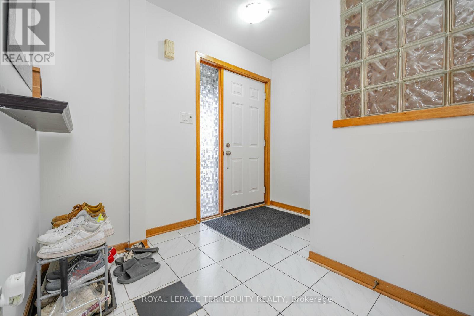 3a Humber Hill Ave, Toronto, Ontario  M6S 4R9 - Photo 5 - W8177608