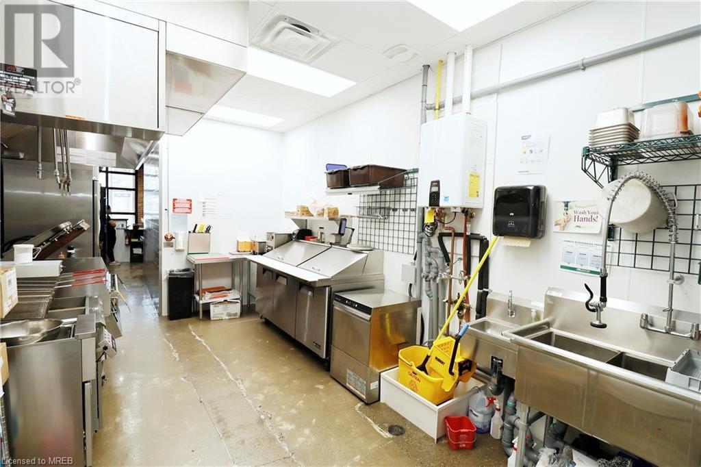 1905 Dundas Street Unit# B1, London, Ontario  N5W 3G3 - Photo 17 - 40551819
