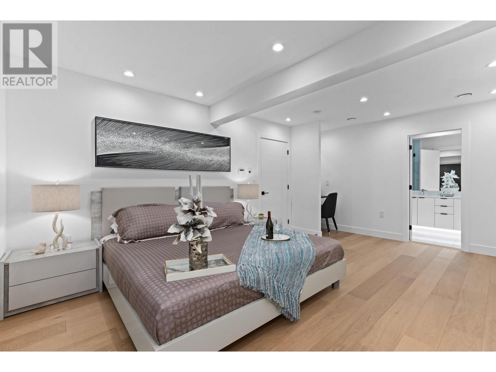 819 W 20th Street, North Vancouver, British Columbia  V7P 2B5 - Photo 14 - R2863852