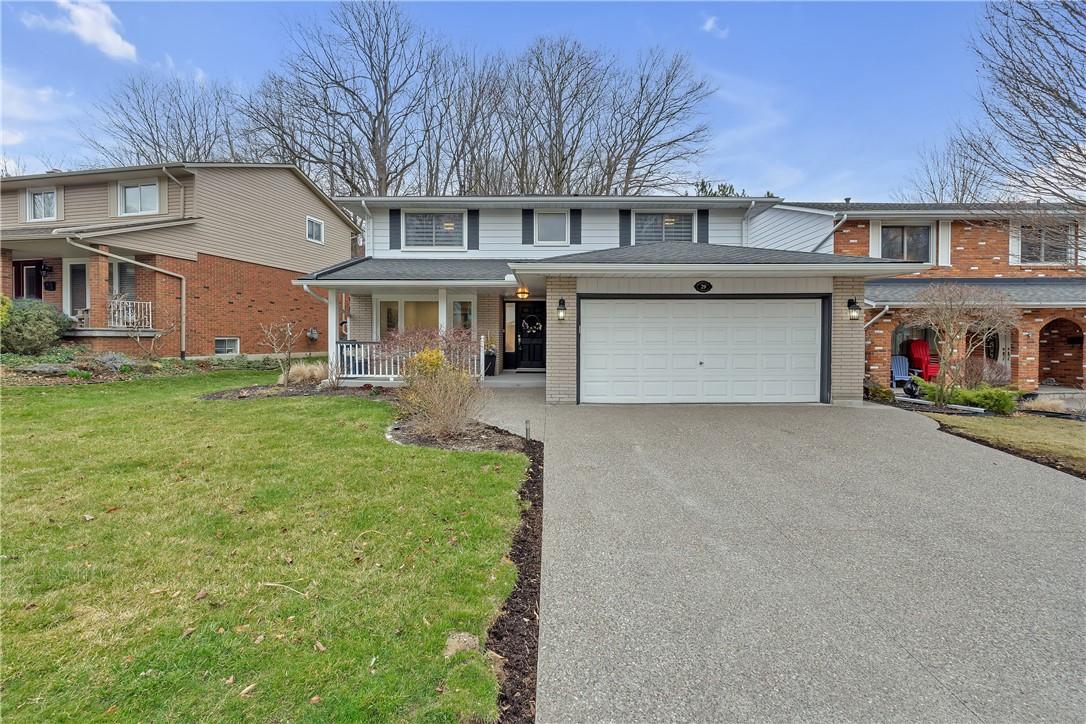 Dundas, 5 Bedrooms Bedrooms, ,3 BathroomsBathrooms,Single Family,For Sale,H4189172