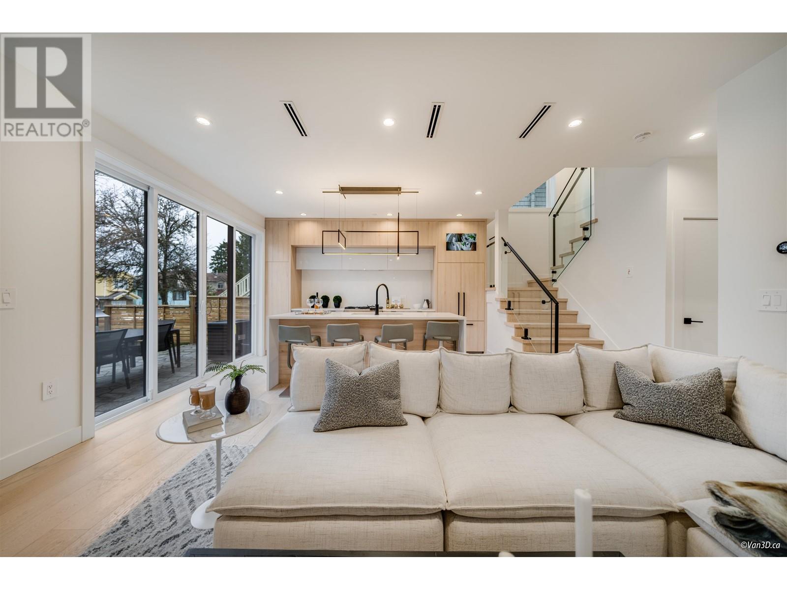 1712 E 35 Avenue, Vancouver, British Columbia  V5P 1B4 - Photo 4 - R2863812