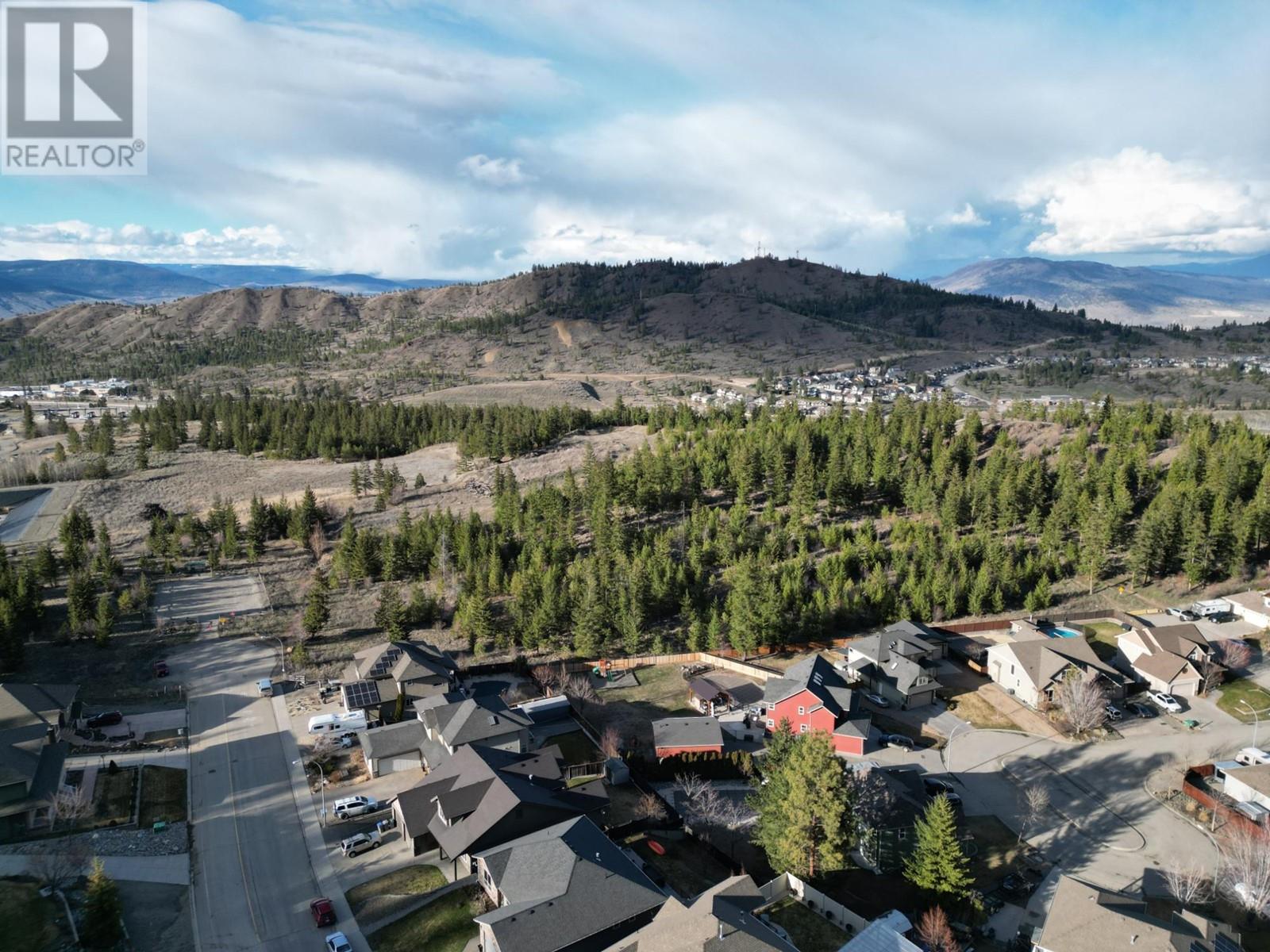 2025 Hugh Allan Drive, Kamloops, British Columbia    - Photo 4 - 177467