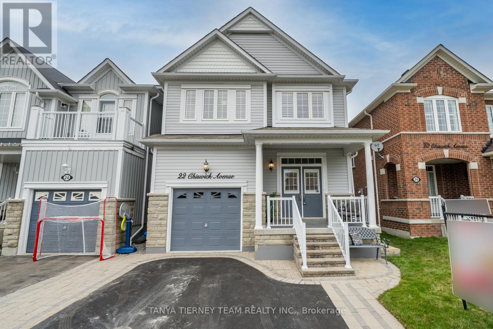 22 CHISWICK AVE, whitby, Ontario