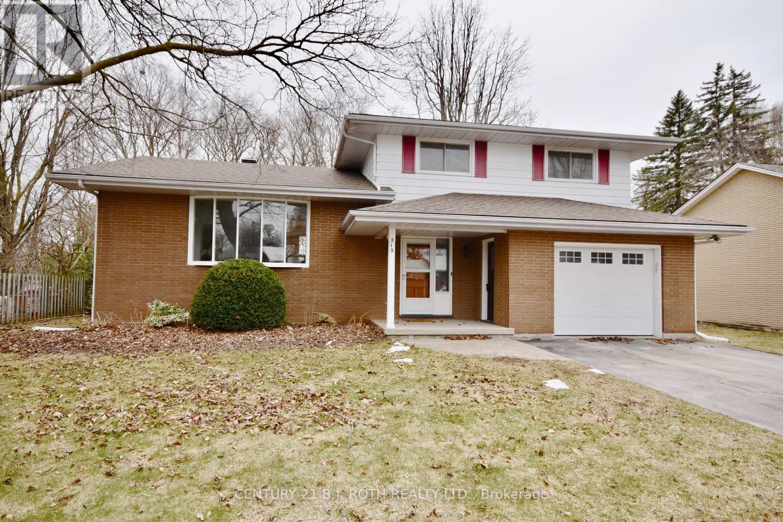 215 Hamilton Drive, Clearview, 3 Bedrooms Bedrooms, ,2 BathroomsBathrooms,Single Family,For Sale,Hamilton,S8179172