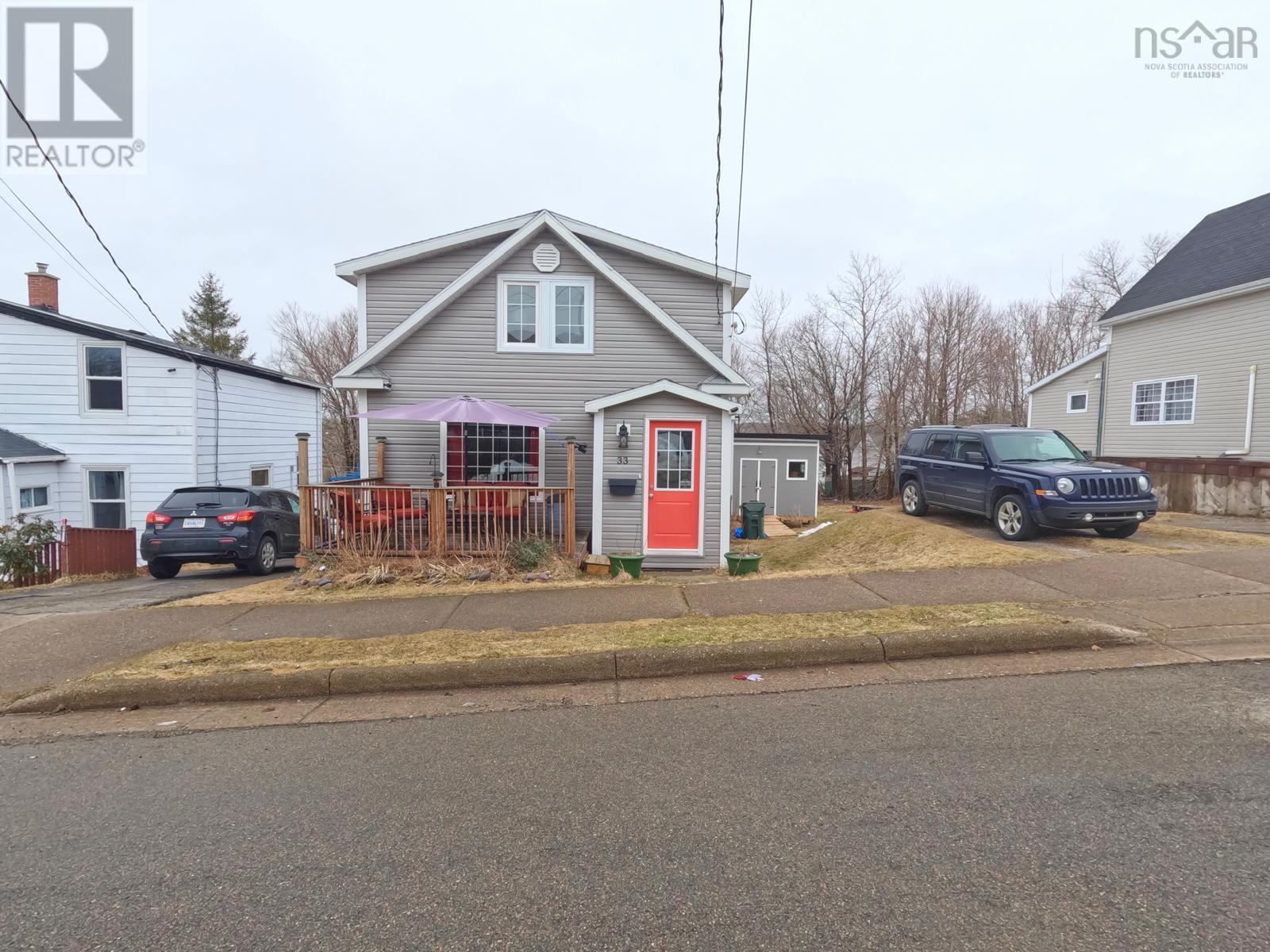 33 Central Street, Sydney, Nova Scotia  B1P 2A7 - Photo 1 - 202405715