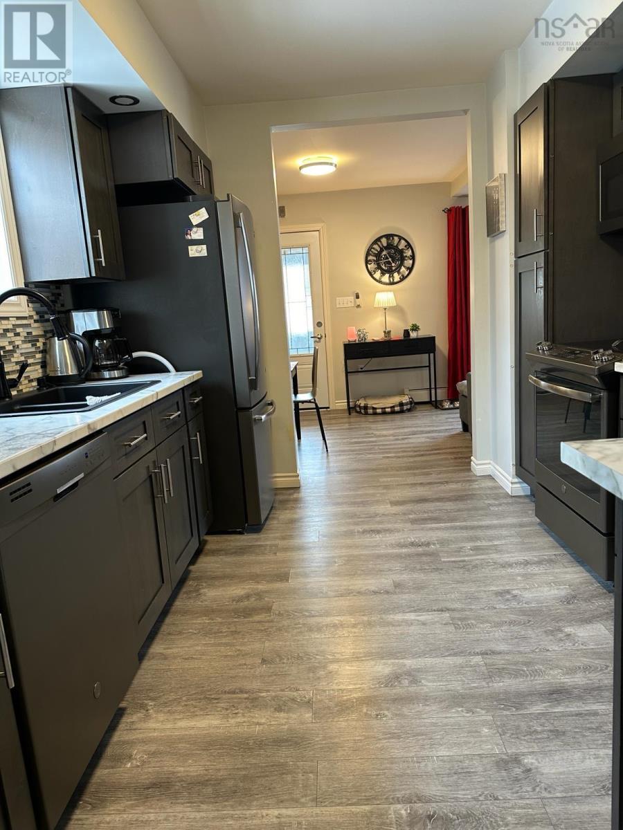33 Central Street, Sydney, Nova Scotia  B1P 2A7 - Photo 10 - 202405715