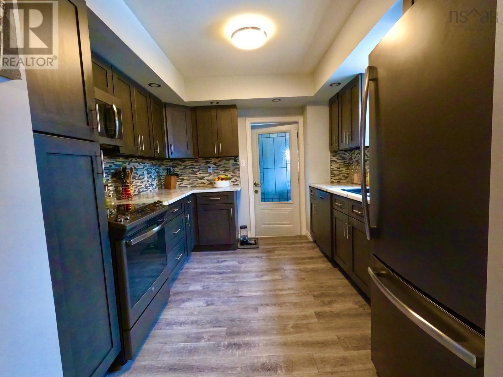 33 Central Street, Sydney, Nova Scotia  B1P 2A7 - Photo 11 - 202405715