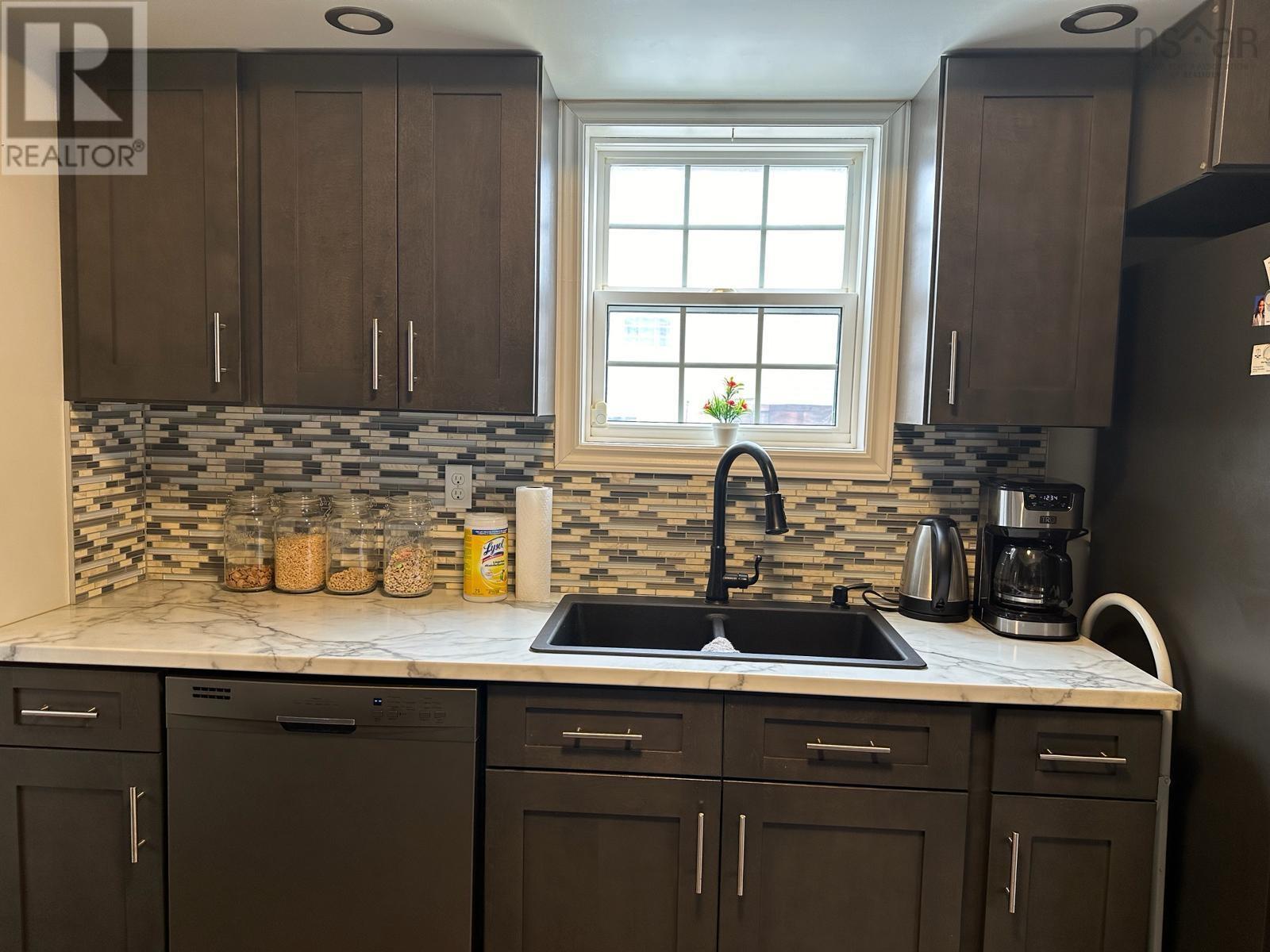 33 Central Street, Sydney, Nova Scotia  B1P 2A7 - Photo 14 - 202405715