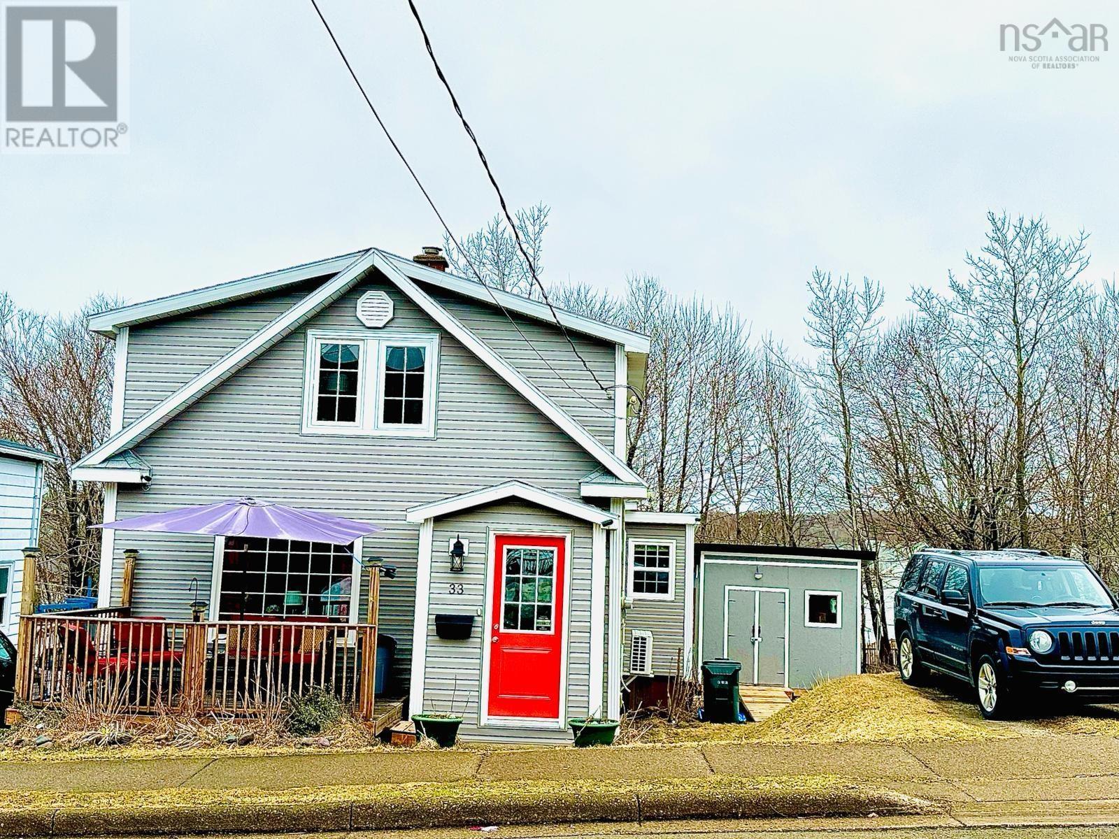 33 Central Street, Sydney, Nova Scotia  B1P 2A7 - Photo 2 - 202405715
