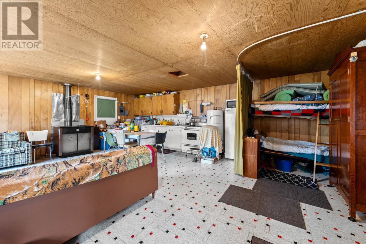 2380 Heffley Lake Road, Heffley, British Columbia  V0E 1Z1 - Photo 14 - 177476