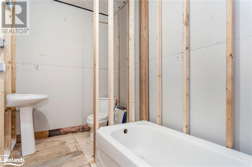 61 Robert Street W, Penetanguishene, Ontario  L9M 1N2 - Photo 22 - 40561581