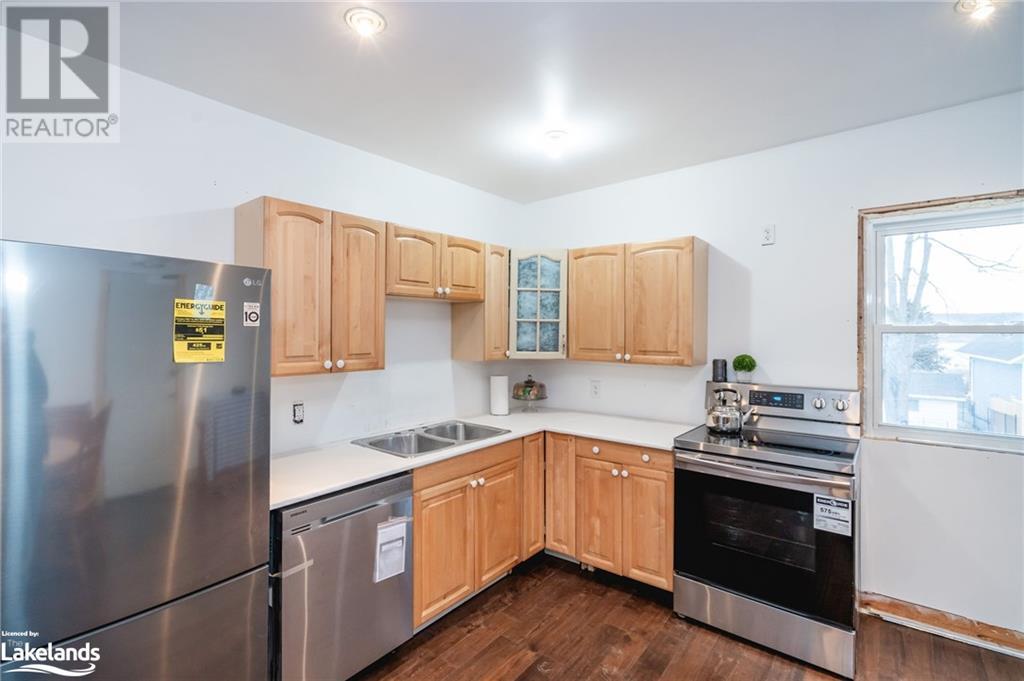 61 Robert Street W, Penetanguishene, Ontario  L9M 1N2 - Photo 8 - 40561581