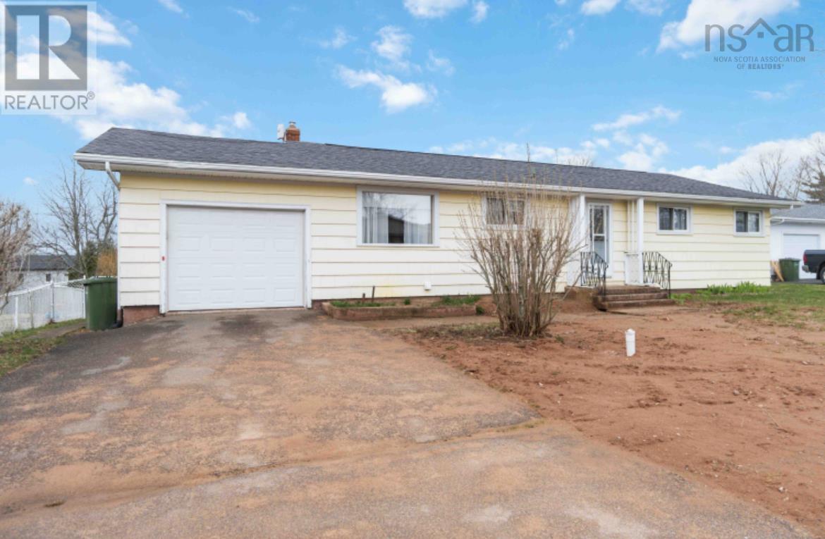 10 Mountain View Street, Kentville, Nova Scotia  B4N 1A0 - Photo 1 - 202403702