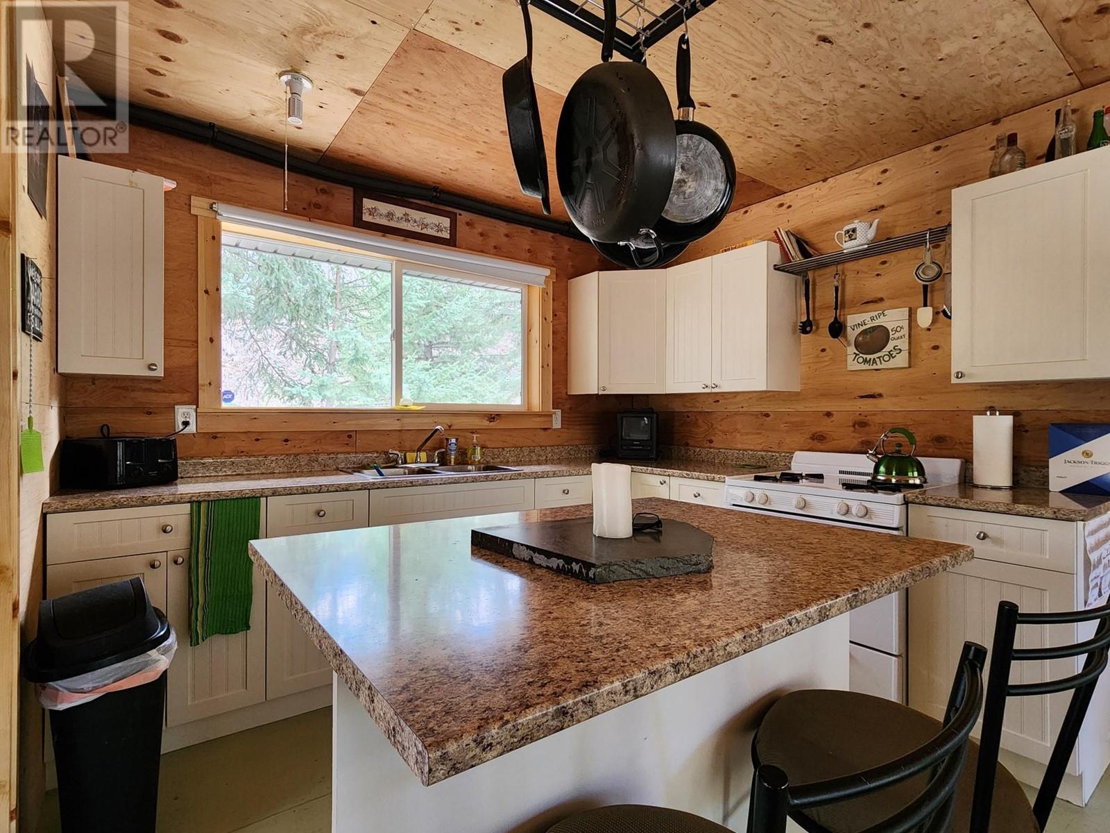 3848/3849 Hutchison Road, Clinton, British Columbia    - Photo 6 - 177481