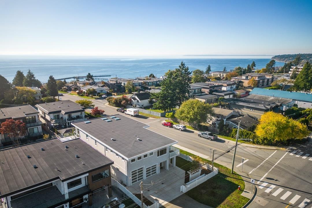 Listing Picture 19 of 40 : 15338 PACIFIC AVENUE, White Rock - 魯藝地產 Yvonne Lu Group - MLS Medallion Club Member