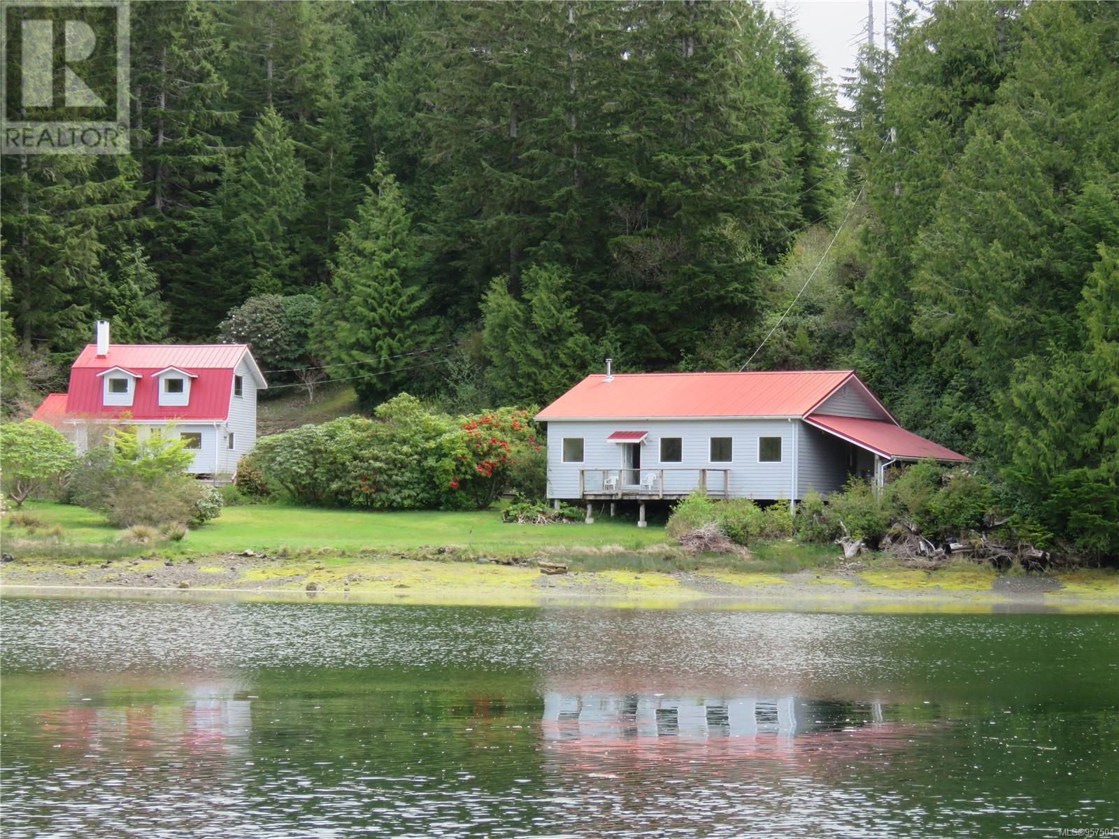 522 Burlo Island, Bamfield, British Columbia  V0R 1B0 - Photo 10 - 957504