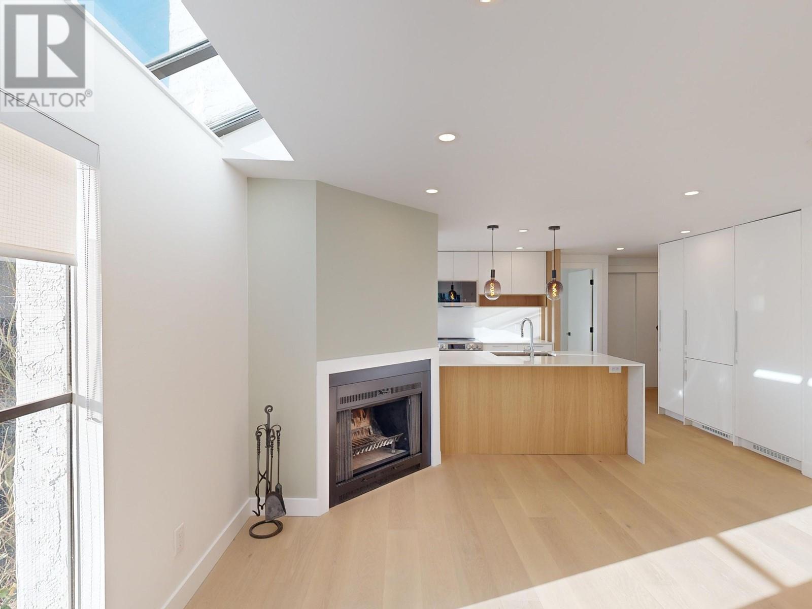 304 936 Bute Street, Vancouver, British Columbia  V6E 1Y8 - Photo 3 - R2864014