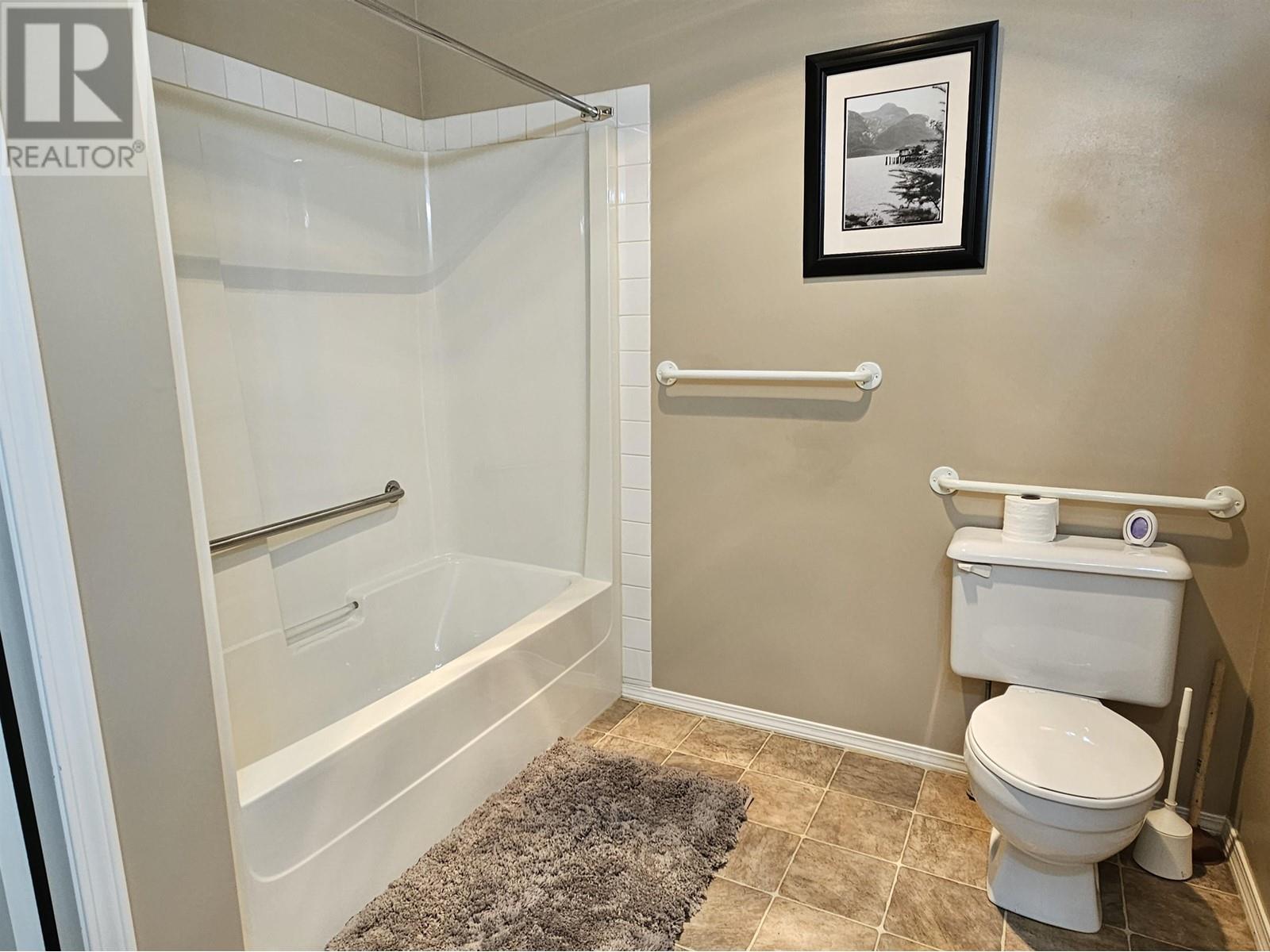301 1203 Pemberton Avenue, Squamish, British Columbia  V8B 0J7 - Photo 12 - R2864055