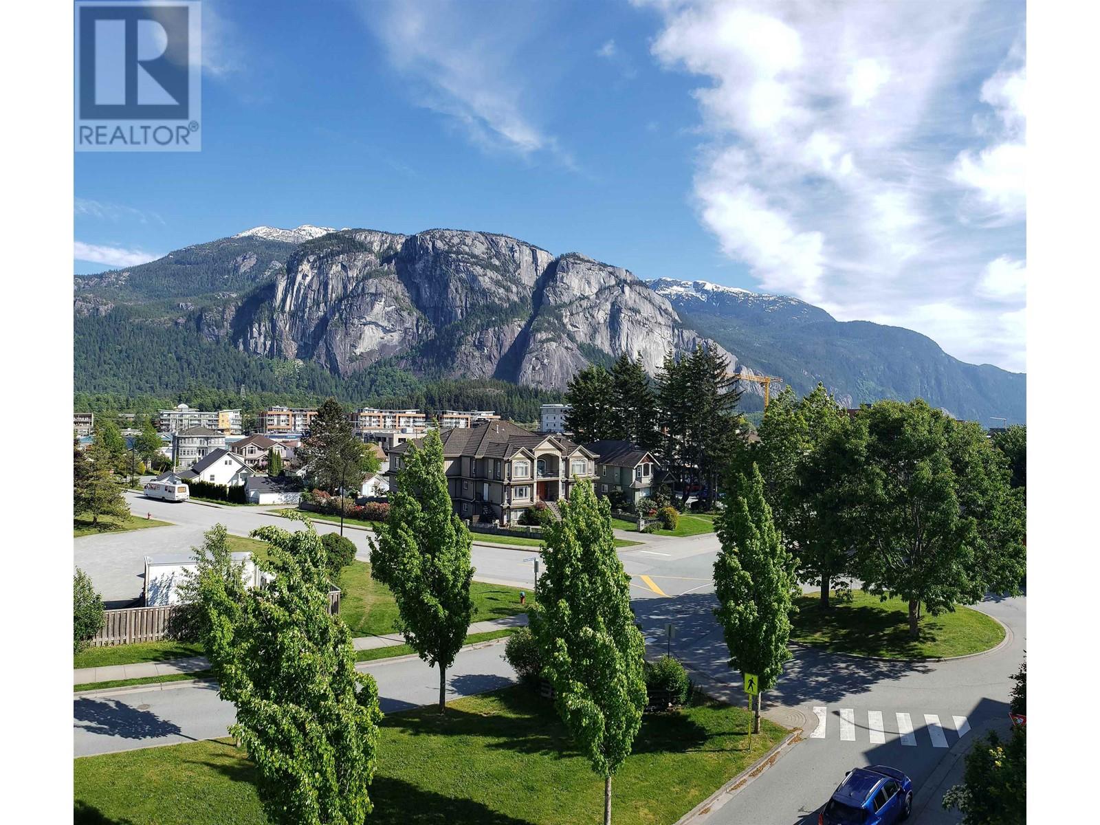 301 1203 Pemberton Avenue, Squamish, British Columbia  V8B 0J7 - Photo 3 - R2864055