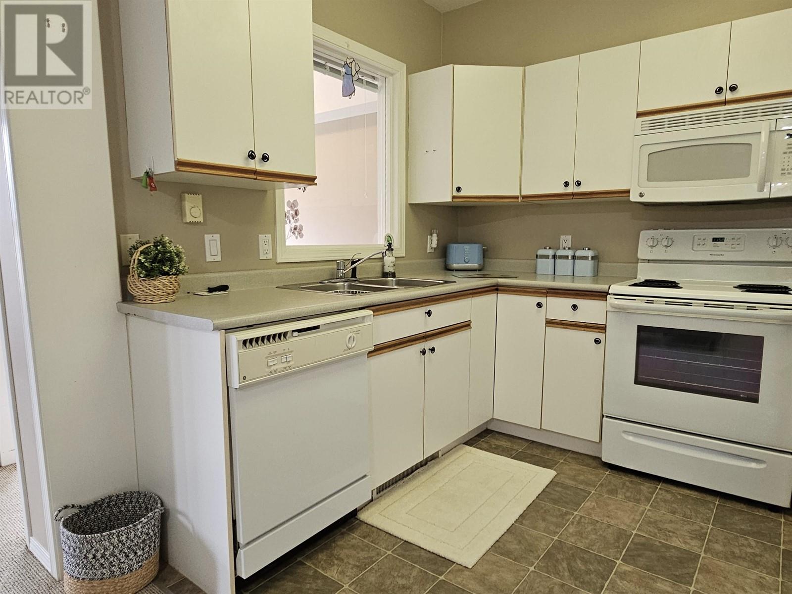 301 1203 Pemberton Avenue, Squamish, British Columbia  V8B 0J7 - Photo 7 - R2864055