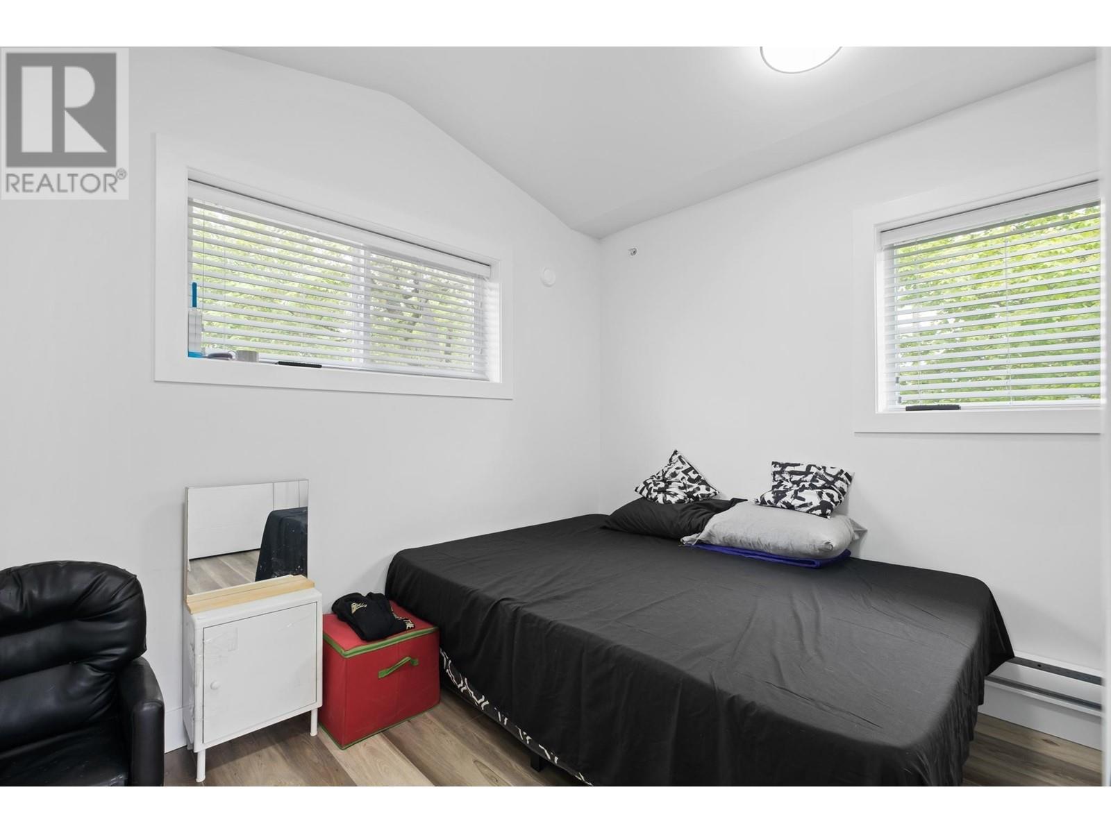 Listing Picture 21 of 23 : 497 E 61ST AVENUE, Vancouver / 溫哥華 - 魯藝地產 Yvonne Lu Group - MLS Medallion Club Member