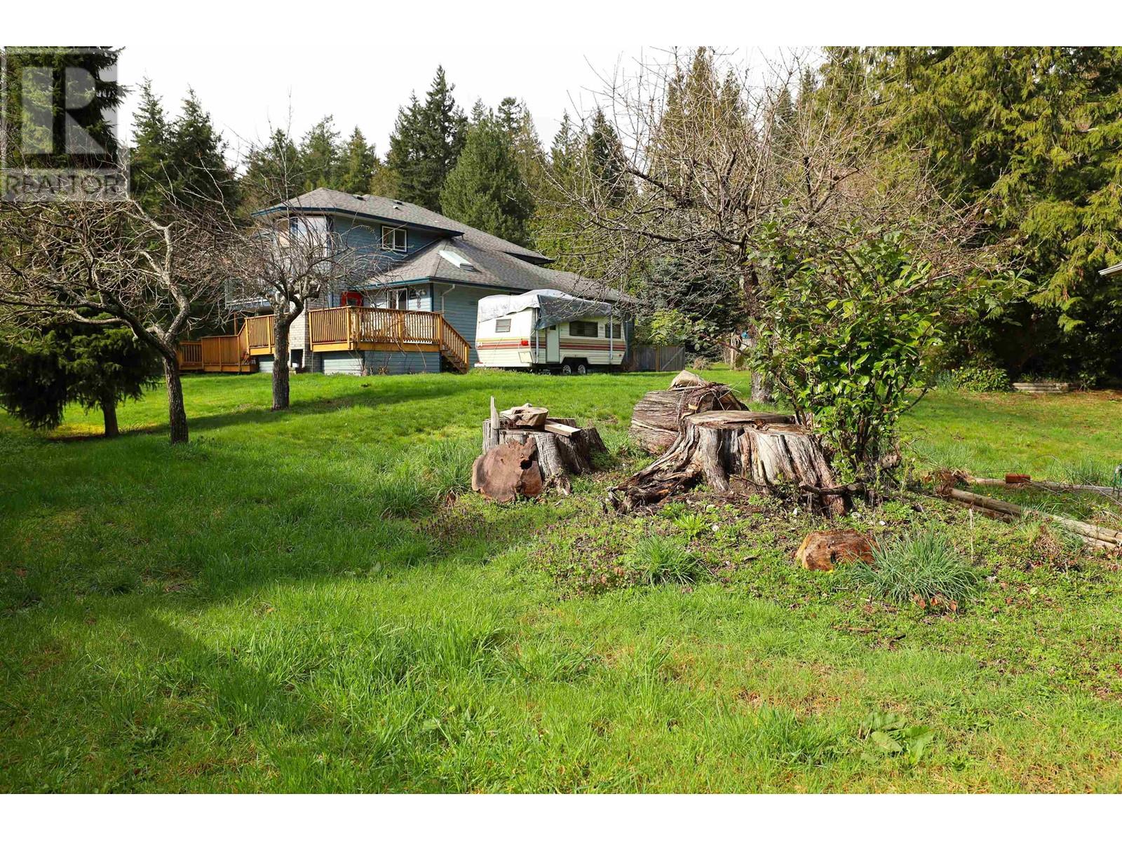 3205 Huckleberry Road, Roberts Creek, British Columbia  V0N 2W2 - Photo 25 - R2864140