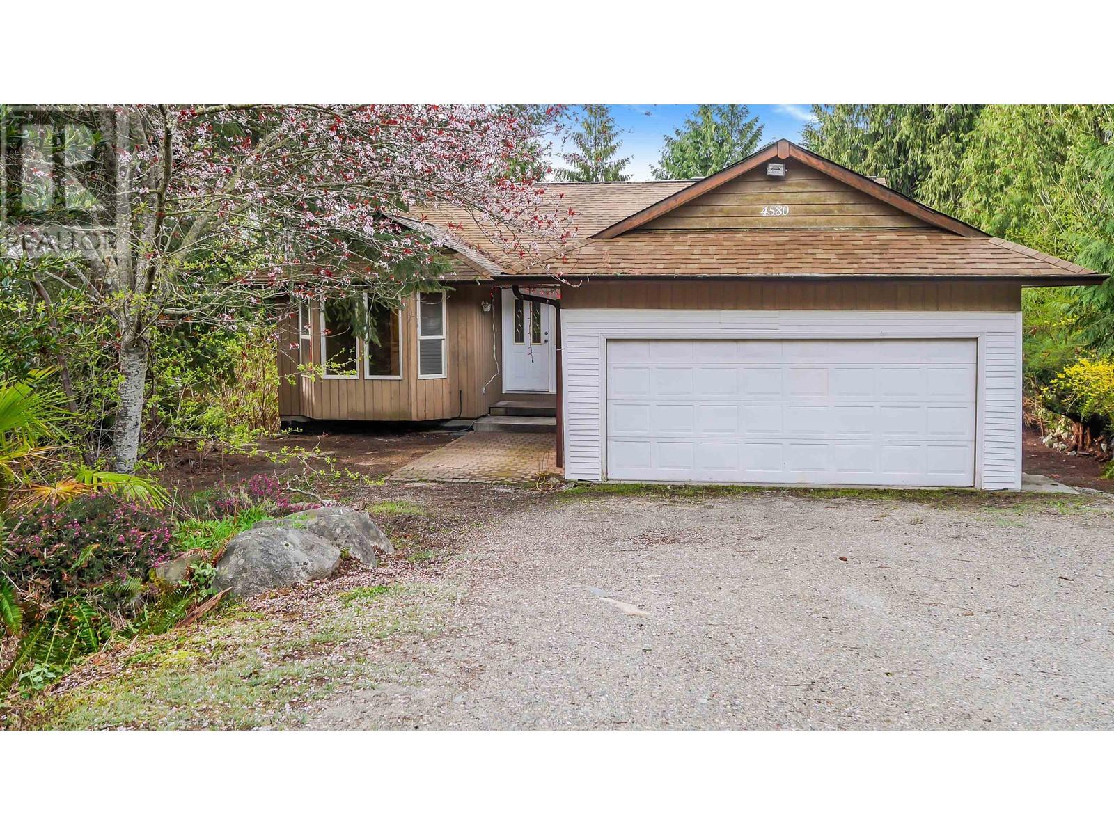 4580 Esquire Place, Madeira Park, British Columbia  V0N 2H1 - Photo 1 - R2864145