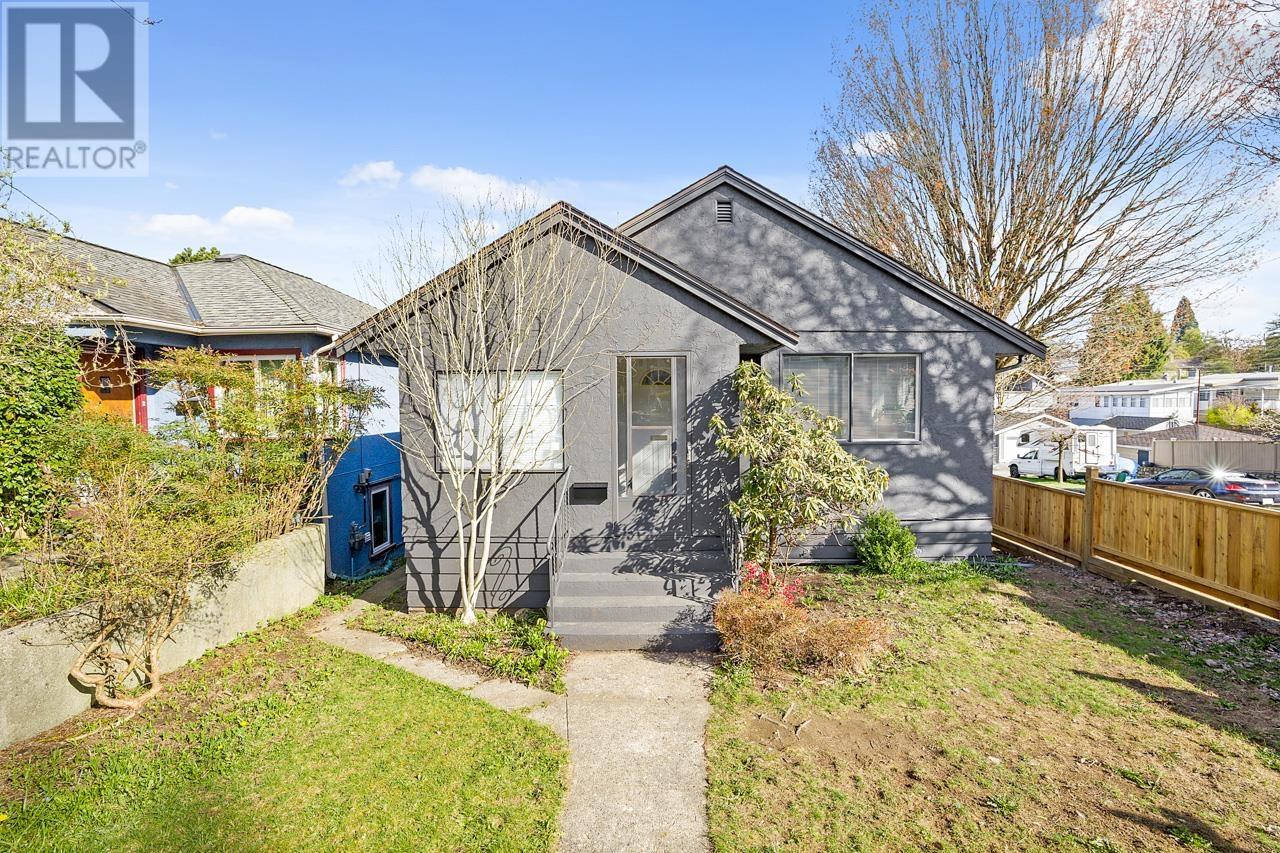 1495 E 20th Avenue, Vancouver, British Columbia  V5N 2K5 - Photo 1 - R2864121