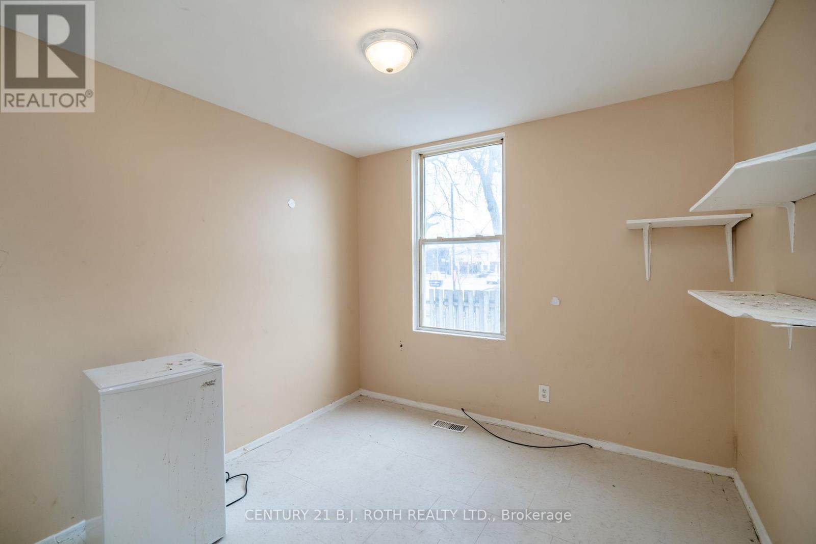 37 Toronto St, Barrie, Ontario  L4N 1T8 - Photo 7 - S8182116