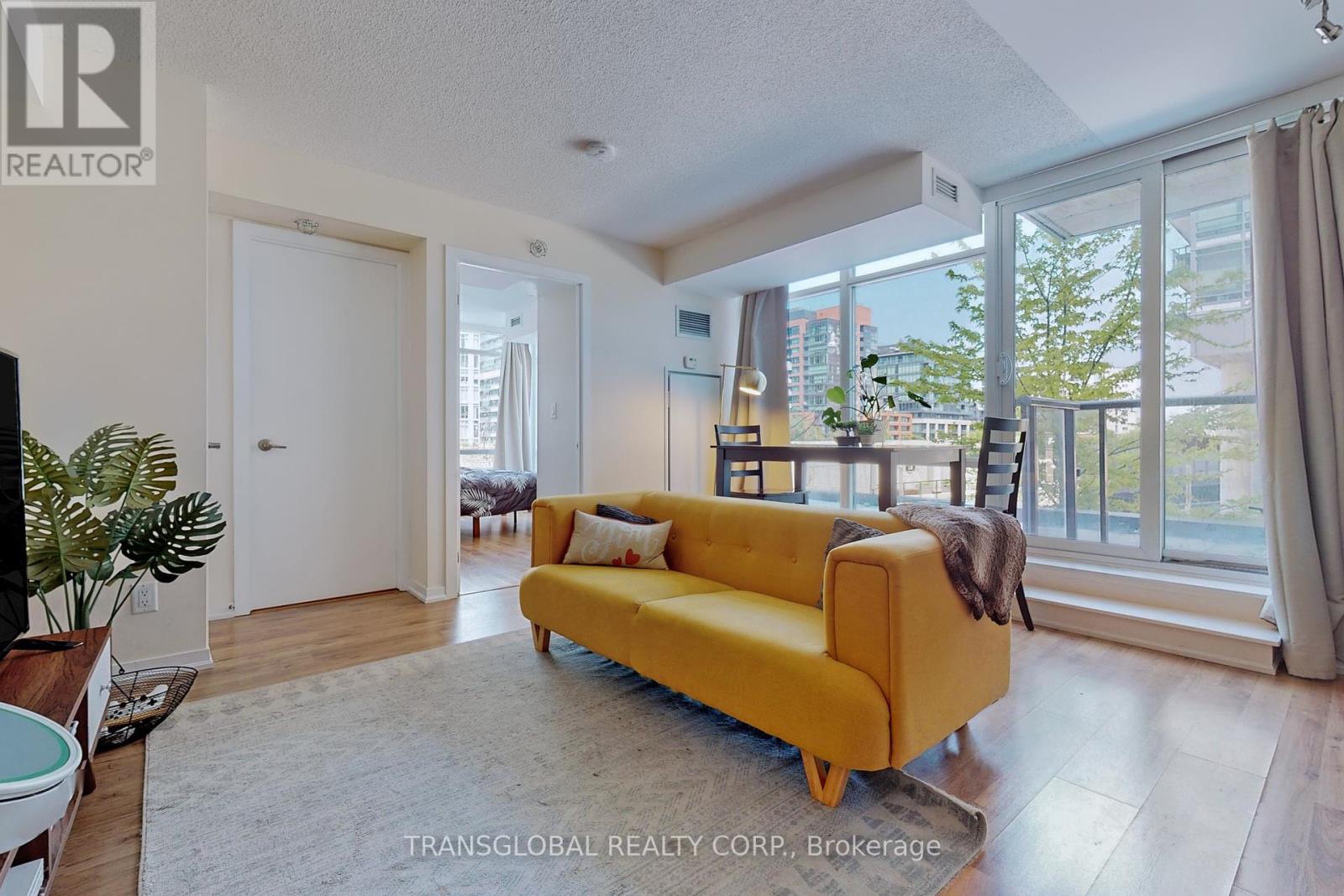 #202 -20 Joe Shuster Way, Toronto, Ontario  M6K 0A3 - Photo 5 - W8182188