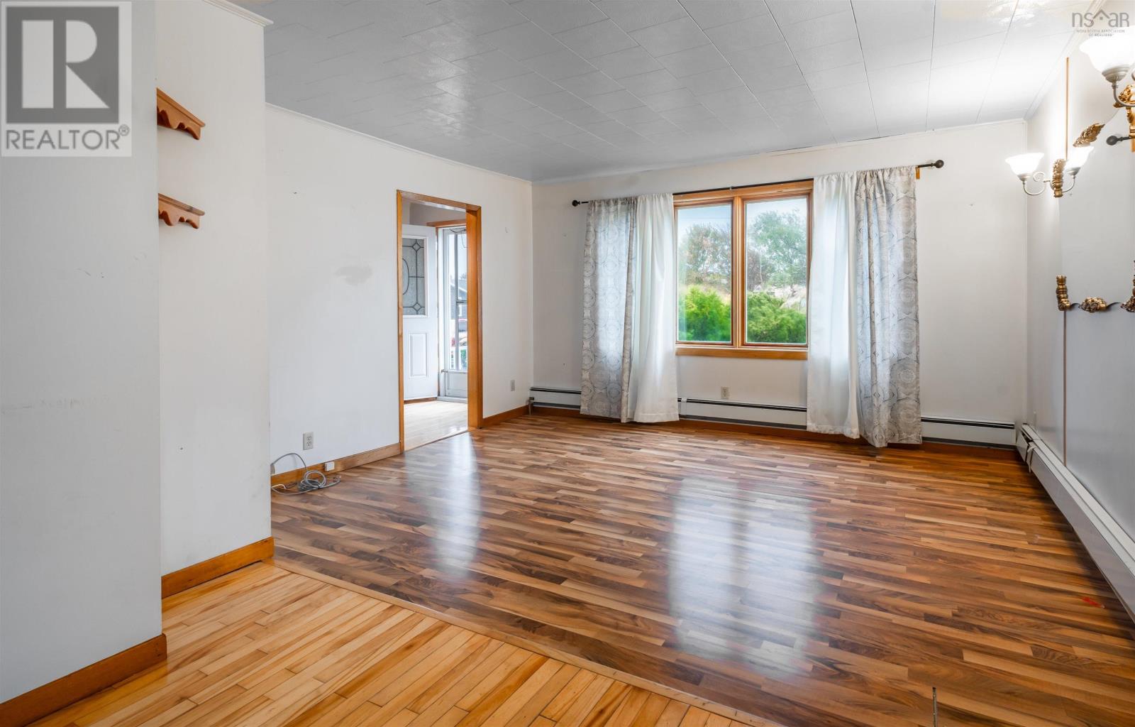 242 James Street, New Waterford, Nova Scotia  B1H 2Y8 - Photo 15 - 202405739