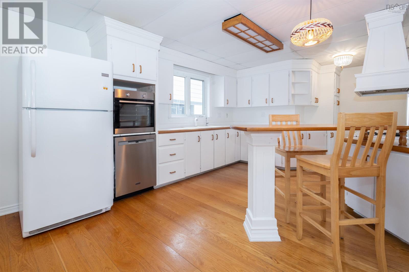 270 King Edward Street, Glace Bay, Nova Scotia  B1A 5V7 - Photo 2 - 202405744