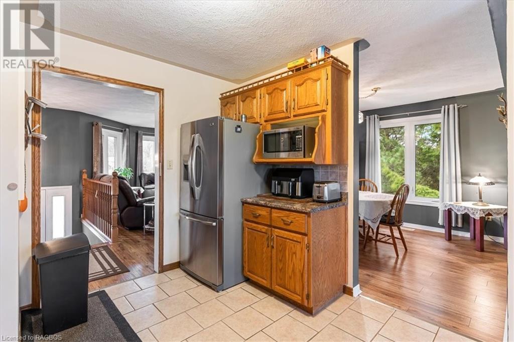 363618 Lindenwood Road, Kemble, Ontario  N0H 1S0 - Photo 12 - 40560522