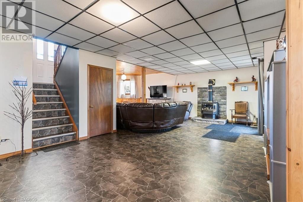 363618 Lindenwood Road, Kemble, Ontario  N0H 1S0 - Photo 24 - 40560522