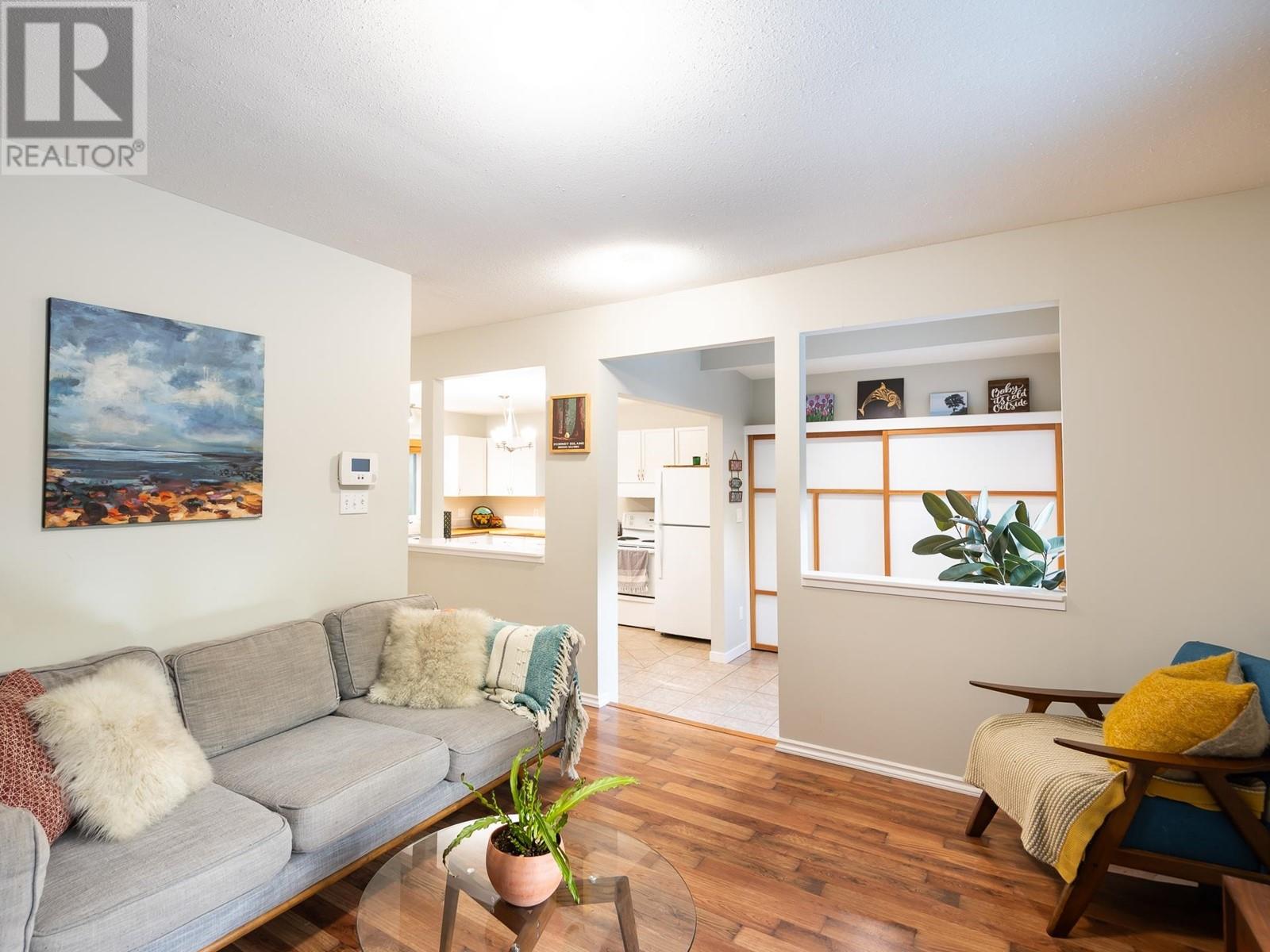 5747 Naylor Road, Sechelt, British Columbia  V7Z 0C7 - Photo 14 - R2864170