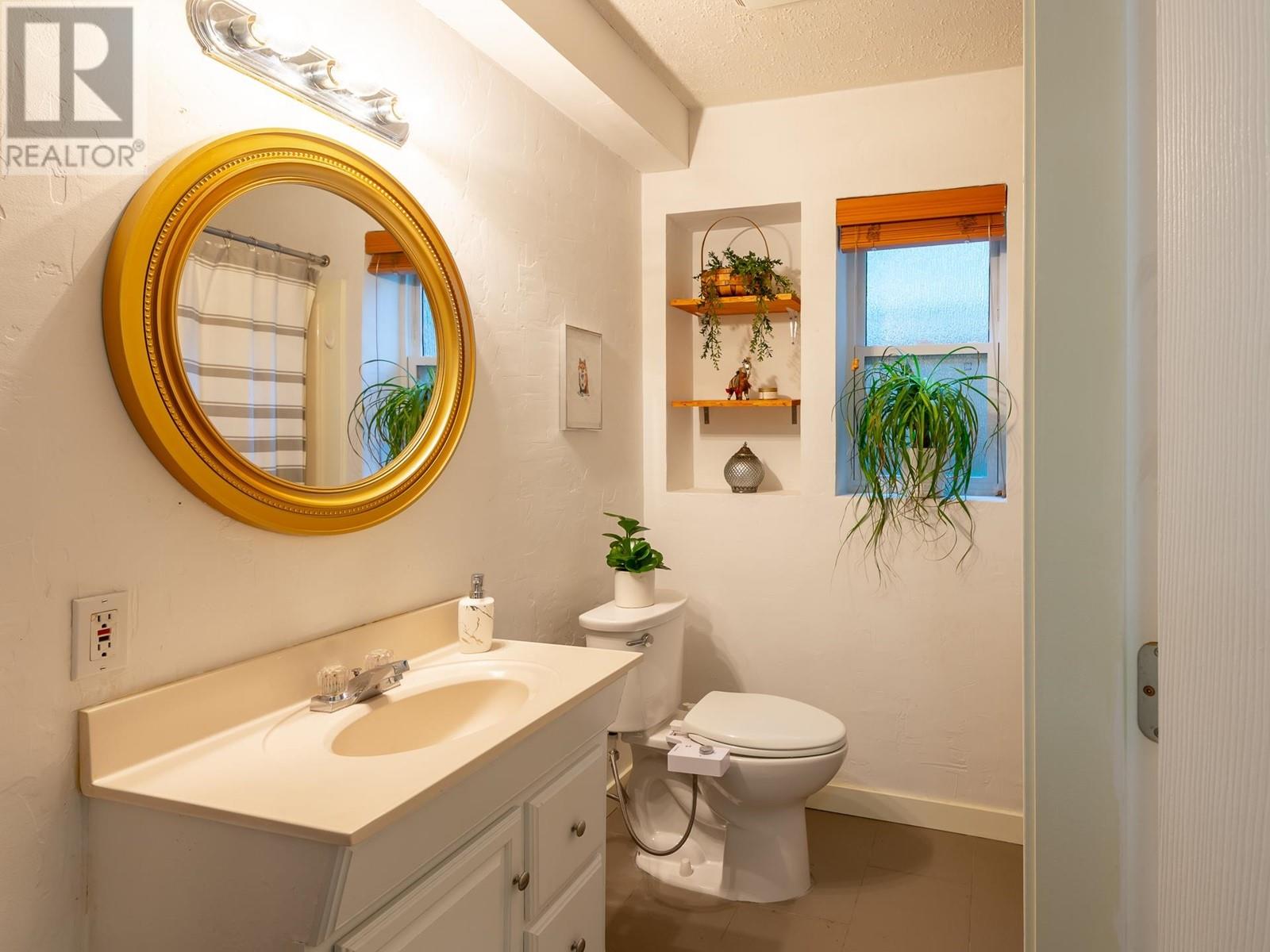 5747 Naylor Road, Sechelt, British Columbia  V7Z 0C7 - Photo 15 - R2864170