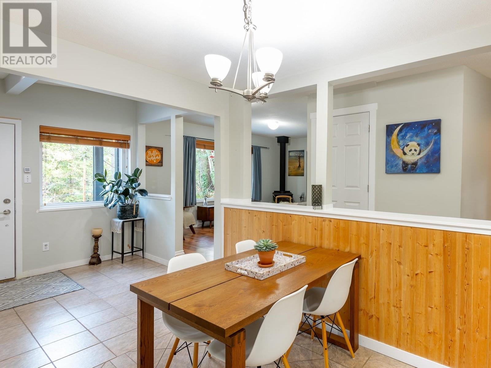 5747 Naylor Road, Sechelt, British Columbia  V7Z 0C7 - Photo 6 - R2864170