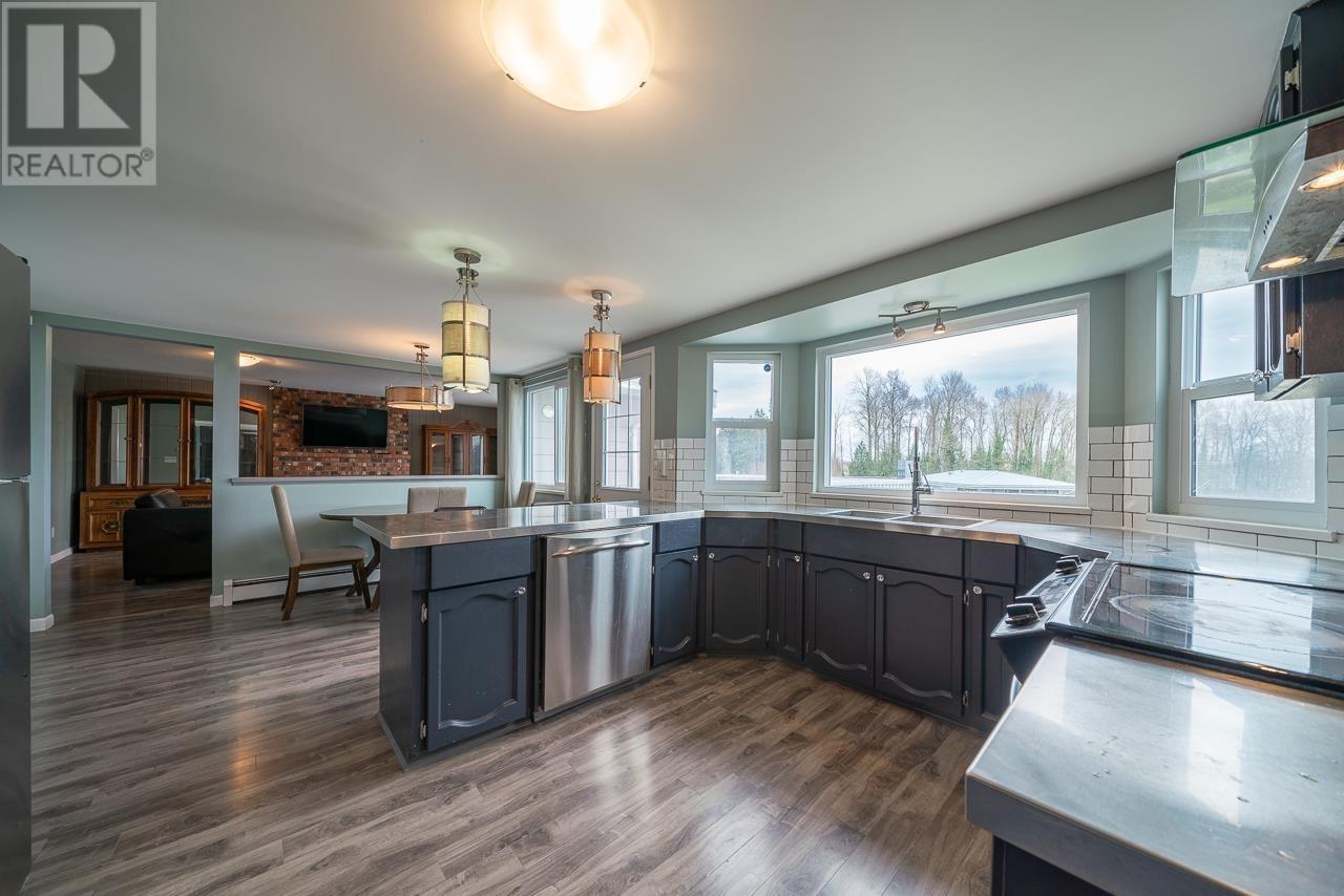 6060 Marine Drive, Burnaby, British Columbia  V3N 2X9 - Photo 7 - R2864000