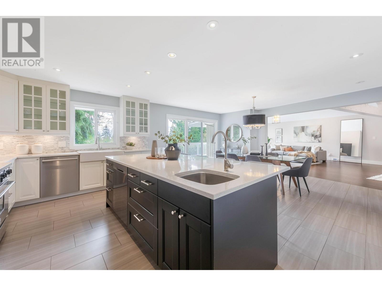 4715 Caulfeild Place, West Vancouver, British Columbia  V7W 1E5 - Photo 1 - R2864197