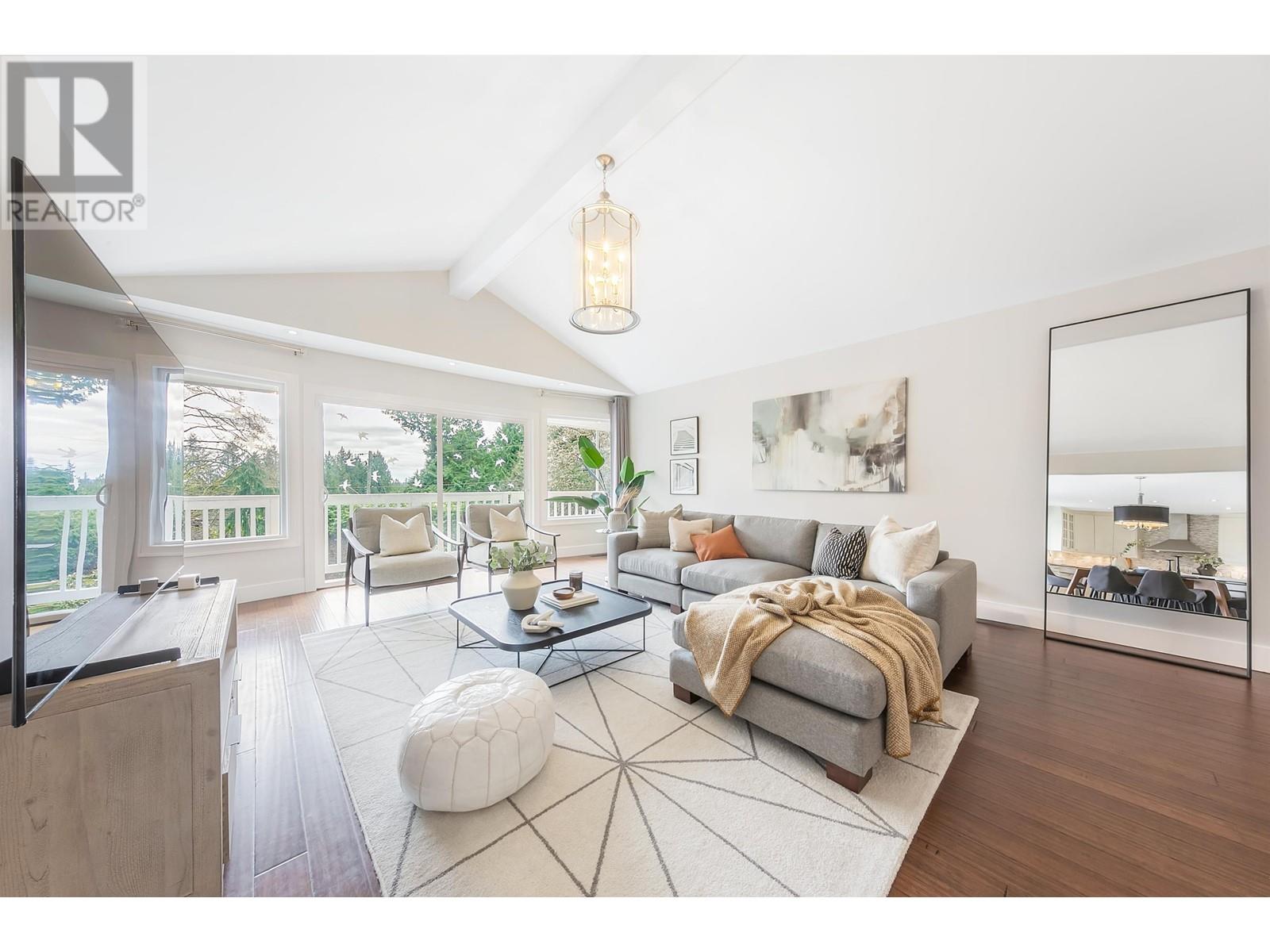 4715 Caulfeild Place, West Vancouver, British Columbia  V7W 1E5 - Photo 3 - R2864197