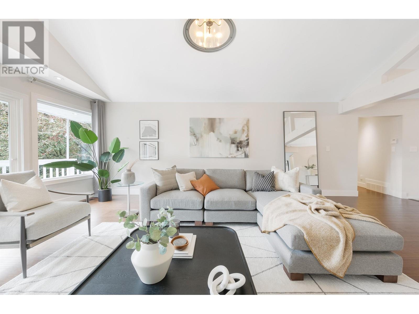 4715 Caulfeild Place, West Vancouver, British Columbia  V7W 1E5 - Photo 4 - R2864197